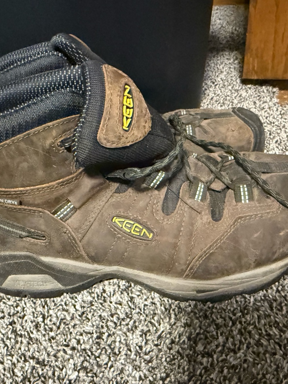 Keen Men's Brown and Black Waterproof Hiking Boots